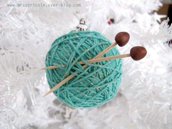 DIY boule de Noël pour tricoteuses